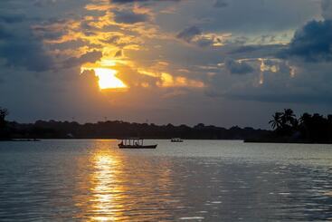 هتل Petén Express