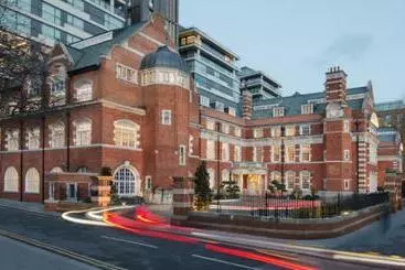 هتل The Lalit London