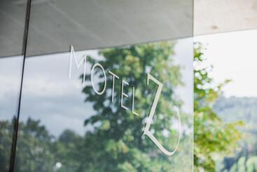 Motel Z   Self Checkin