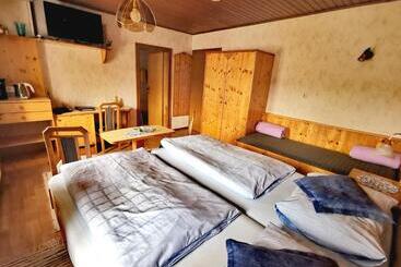 Nocleg ze śniadaniem Landhaus Neubauer   Zimmer