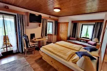ベッドアンドブレックファースト Landhaus Neubauer   Zimmer