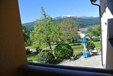 Bed and Breakfast Landhaus Neubauer   Zimmer