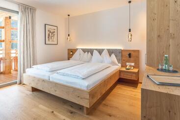 Das Leonhard   Naturparkhotel Am Weissensee