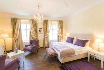 هتل Barock Landhof Burkhardt