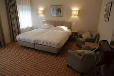 Hotel La Barrière De Transinne