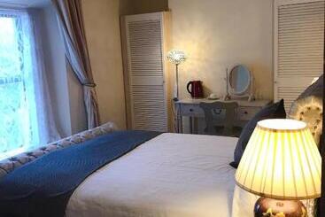 Bed & Breakfast Mulgrave Lodge