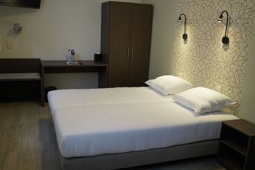 Corner House By Wp Hotels