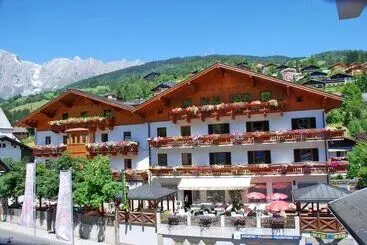 ホテル Alpenrose Mühlbach Am Hochkönig