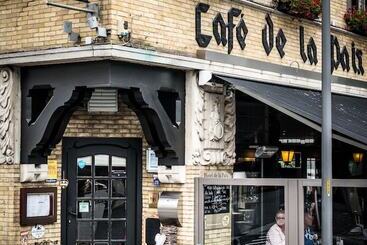 Отель De La Paix