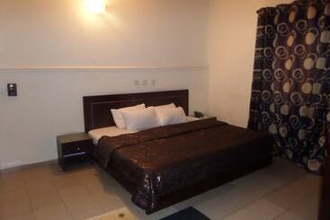 酒店 Dreamland Suites