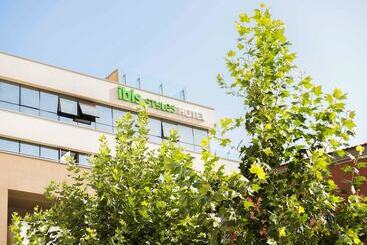 בית מלון כפרי Ibis Styles Heraklion Central