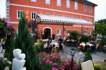 فندق Schlosswirt Ebenthal