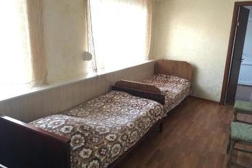 هاستل Guest House Garniresthost