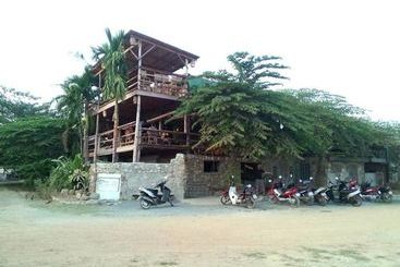 تختخواب و صبحانه Kepmandou Loungebar