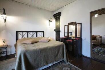 Отель Tufenkian Old Dilijan Complex