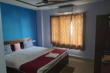 Goroomgo Hotel Tara Lodge Grand Road Near Temple