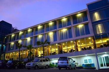 Emersia Hotel And Resort