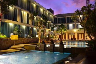 Emersia Hotel And Resort