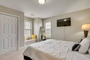 کلبه Pet Friendly Atlanta Home: 9 Mi To Downtown!