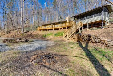 Mökkimajoitus North Carolina Coupes Retreat W/ Deck & Grill!