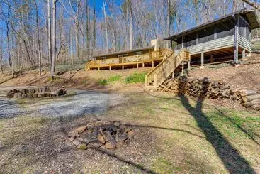 コテージ North Carolina Coupes Retreat W/ Deck & Grill!