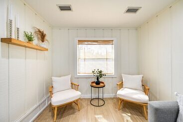 Dom wiejski Modern Naples Duplex Home ~ 7 Mi To Beach!