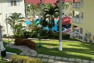 هتل آپارتمان Summer Time Suite