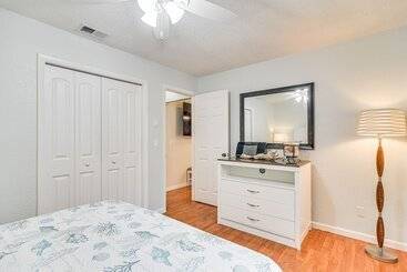 بيت ريفى Charming Largo Home W/ Private Pool: 1 Mi To Beach