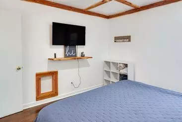 Mökkimajoitus Cozy Tennessee Cabin W/ Deck, Grill & Fireplace!