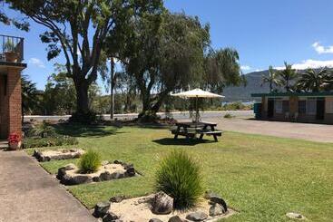 Haven Waters Motel & Apartments