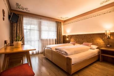 Hotel Ciasa Montanara