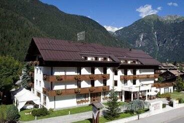 فندق Olympic Royal