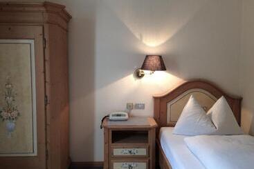 فندق Stern B&b & Suite Apartments