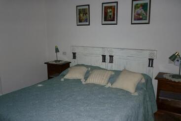 B&b La Villa Del Vecchio Platano