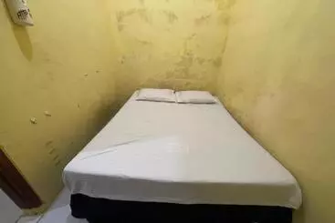 Hotel Spot On 93879 Wunut Homestay Syariah