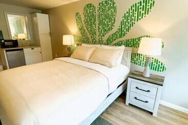 Motel Meadow Room At The Trailblazer Unit 1