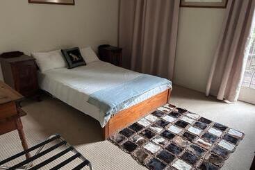 פנסיון 161 Blenheim Rd