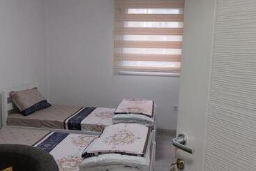 Dm Hostel And Apartments