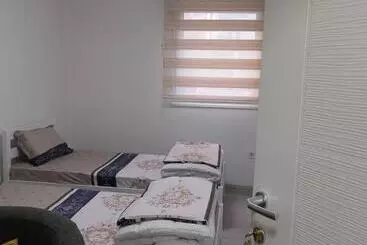 Dm Hostel And Apartments