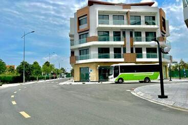 هتل Khách Sạn   Villa Hồ Gia Phan Rang