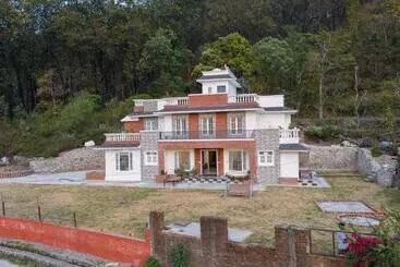 Pensió The Chirpy Bungalow By Luho Leisure