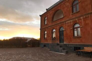 پانسیون Yan Guest House