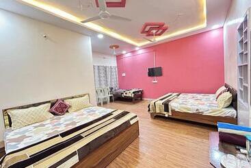 Bed and Breakfast Rooms 4u 7db 2sb 16 Guests