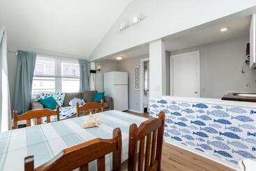 هتل آپارتمان Hampton Beach Seaside Villa Unit 1