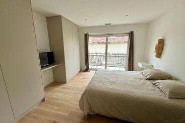 פנסיון Suite Avec Balcon, Kitchenette équipée, Douche, Baignoire, Wc Et Bureau