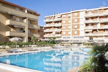 هتل آپارتمان Residence Just 150 Mt From The Beach