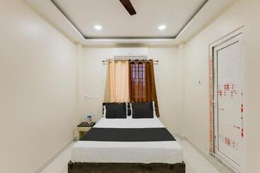 Отель Collection O Vijay Residency