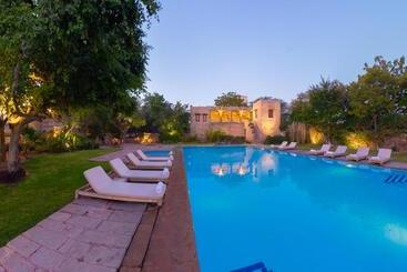 Hotel Manvār Shergarh, The Desert Resort