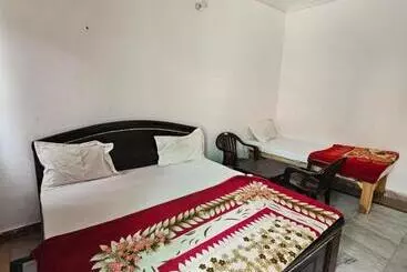 Pensió Divy Dhaam