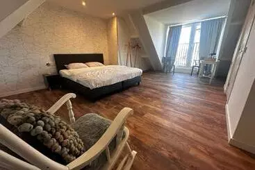 Aamiaismajoitus (B&B) Eetcafé Punt